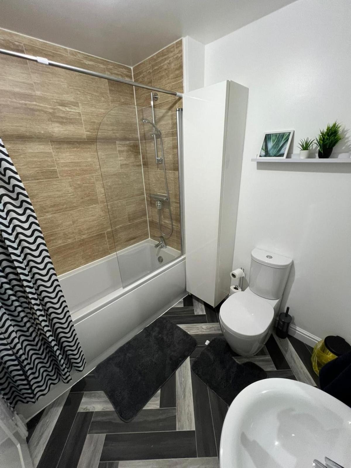 Faversham Place Apartment *